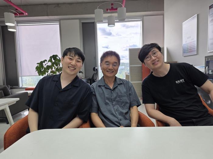 KAIST Develops AI That Avoids Hallucinating Even at Night or in Smoke