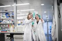 Dr Sarah Best (left) and Dr Kate Sutherland