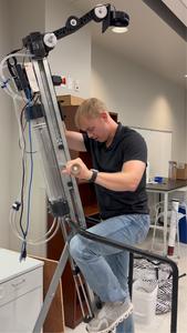 Demonstration of zero-gravity exercise