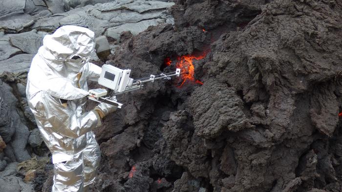 University at Buffalo researchers gather viscosity data from lava flows at the Litli-Hrútur eruption