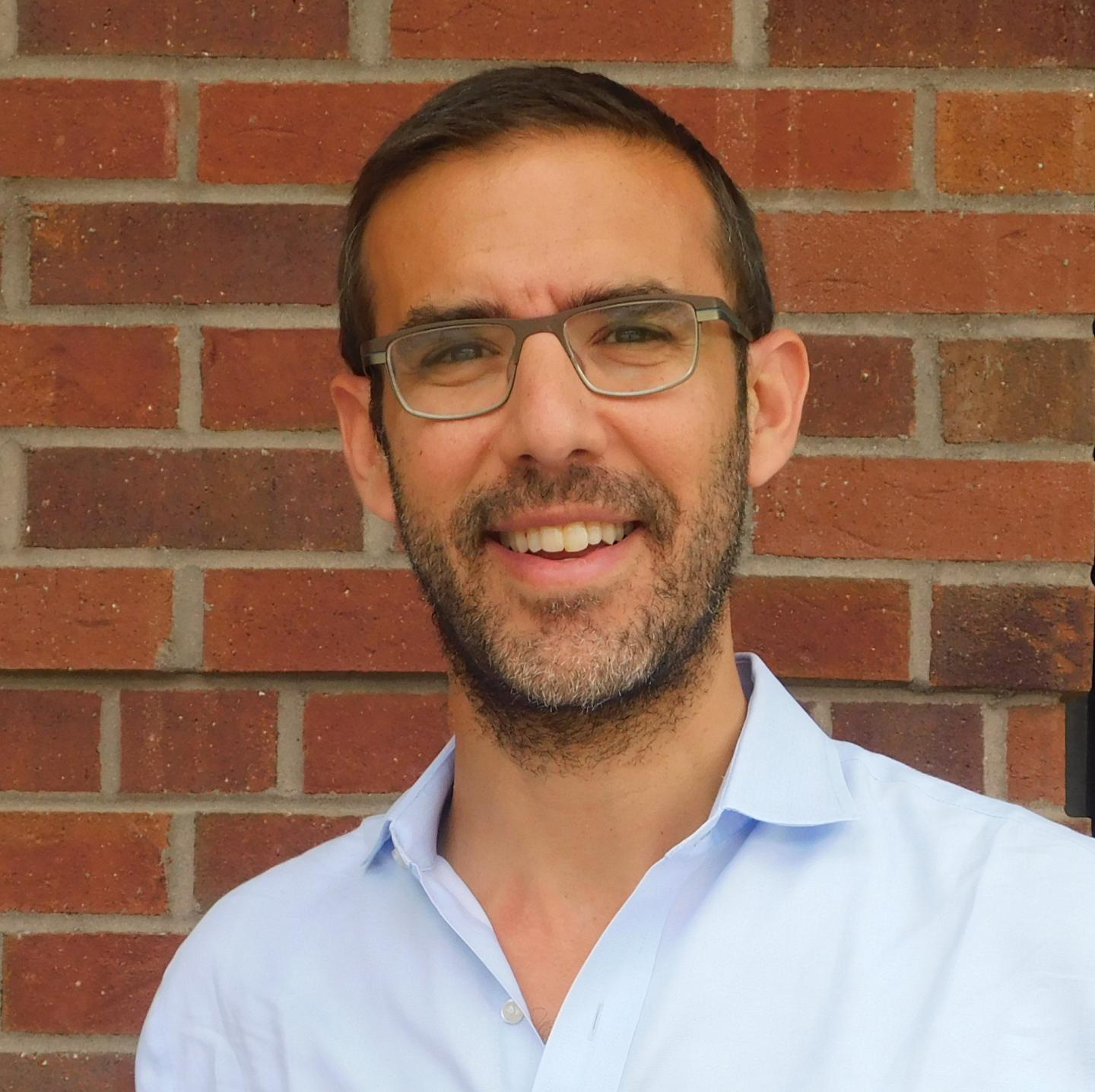 Professor Joshua Weitz