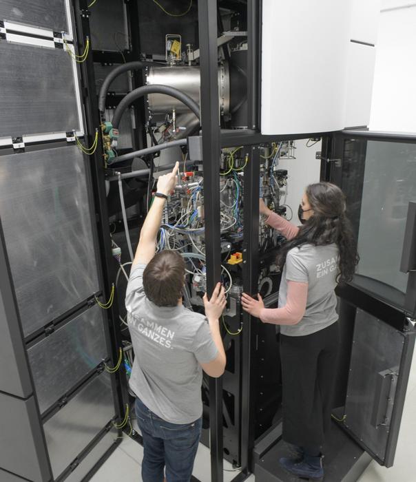The Cryo-TEM's interior