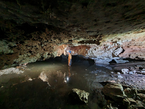 Casa de Pedra cave