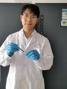 Dr Huang Min