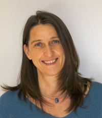 Dr. Claudia Fichtel