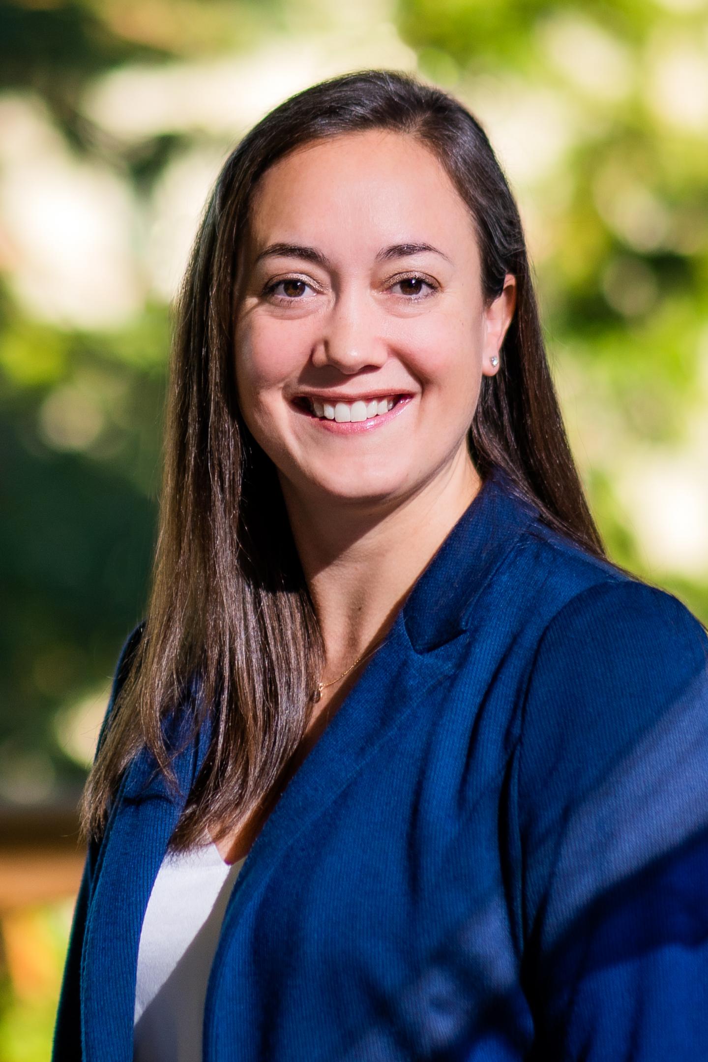 Dr. Lindsay Hampson