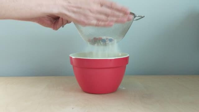 Free-Standing Liquid Membranes as Unusual Particle Separators (2 of 3)