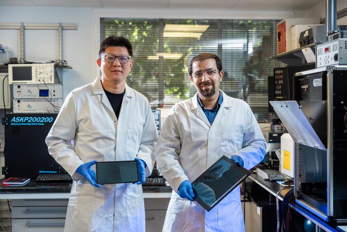 Solar panels optimised for indoor light