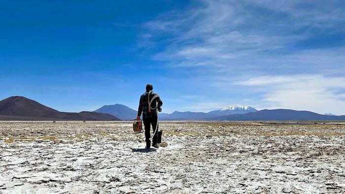 Chilean and German geologists are sampling volcanic reservoir systems during a multi-week research campaign in the Atacama Desert.