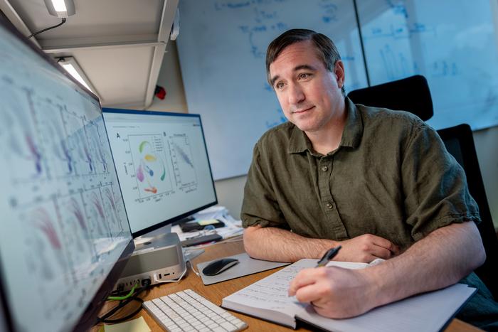 Antibiotic-tolerant bacteria rely on a hidden survival strategy