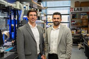 Daniel J. Preston and Rawand Rasheed in Preston’s lab at Rice