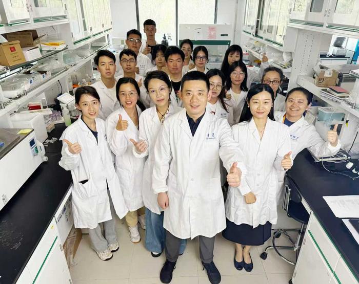Asst Prof Li Liang, Southern University of Science and Technology, and his team of researchers