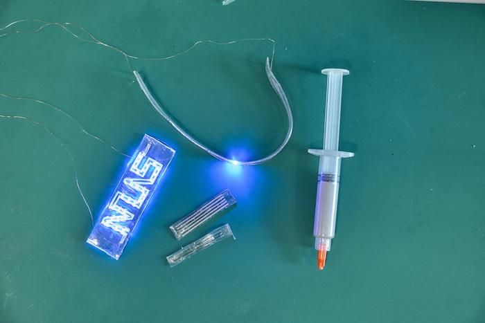 Enhancing stretchable electronics: NUS researchers develop novel liquid metal circuits for flexible, self-healing wearables  2