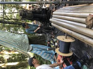 Lantai fiber optic deployment