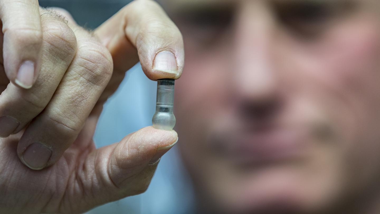 MucoJet in Fingers