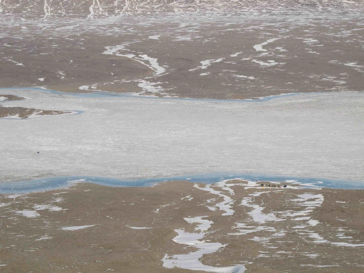 Lake Fryxell, a Model for the Ancient Earth