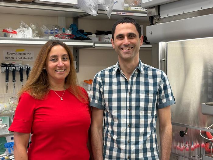 Left to right: Prof. Satchi-Fainaro & Prof. Uri Ben-David.