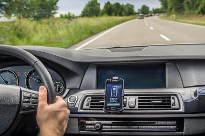 The Smartphone Informs about the Signaling Ahead