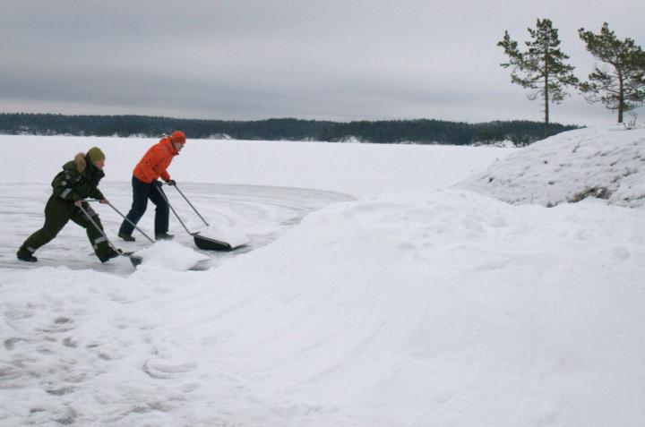 Snowdrift Making
