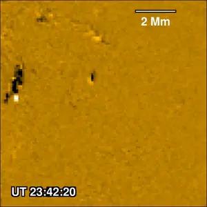 Zooming in on raining plasma blobs
