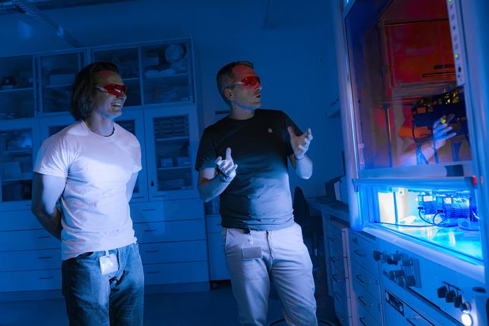 ISTA researchers Bena and Pieber work on light-activated nickel catalysis