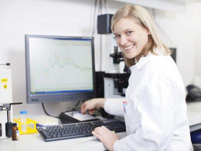 Analyzing Living Cells Quickly and Accurately