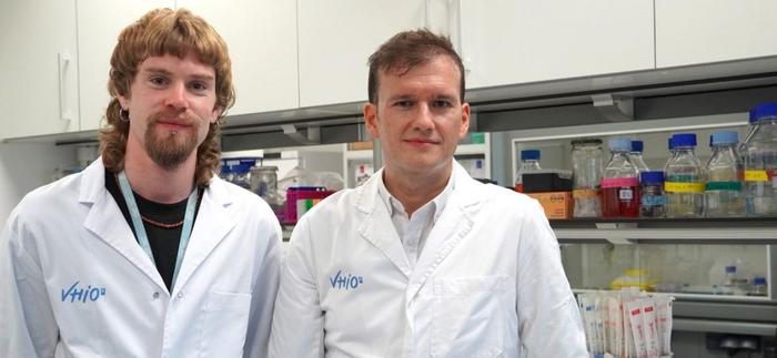 Left to right: Julian Brandariz, a PhD Student of VHIO’s Prostate Cancer Group, and Joaquin Mateo, Head of the same group.