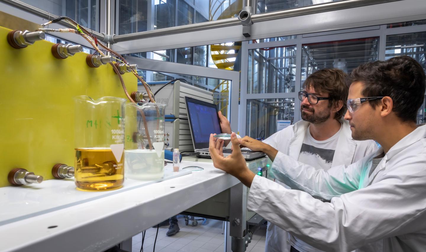 Redox-Flow-Battery