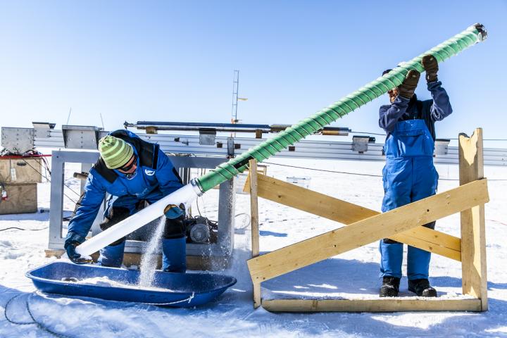 Testing the Prototype of the Mini-Subglacior Experimental Probe