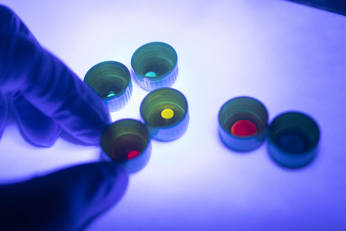 Luminating composite glass