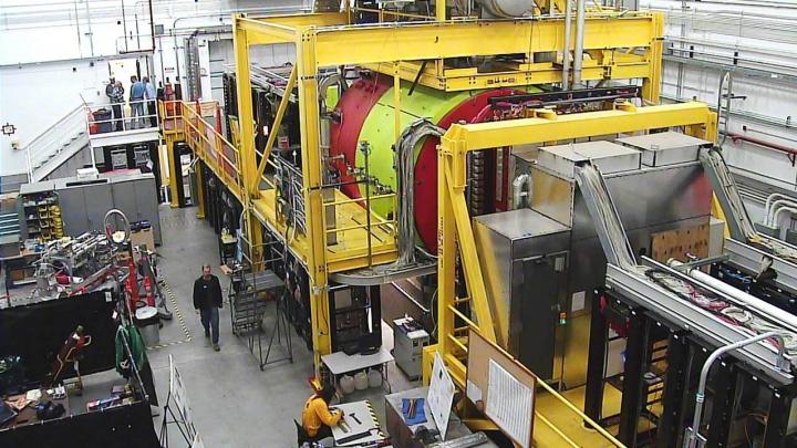 The GlueX Apparatus