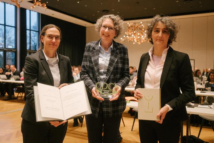 Chemistry professor Claudia Höbartner honoured