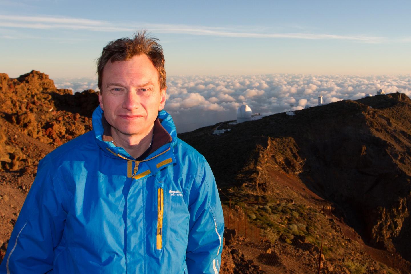 Professor Alan Fitzsimmons,  Queen's University Belfast 