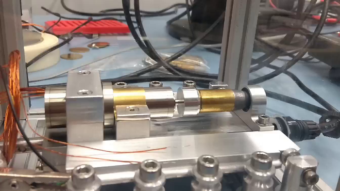 Rotation stage for fingerprint analysis