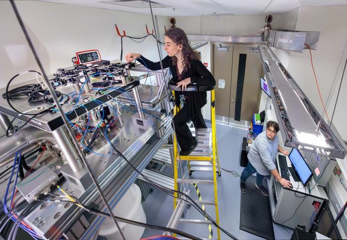 Leah Weiss and Grant Smith work in the lab of Professor David Awschalom