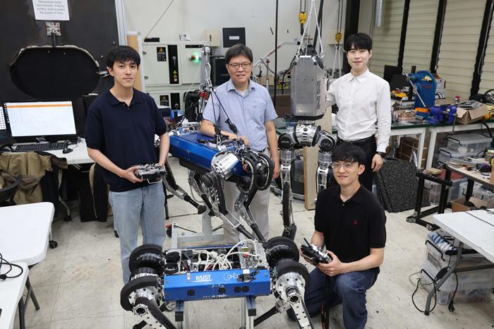KAIST Develops Robot That Judges Its Surroundings and Walks, Runs, and Jumps Like an Animal