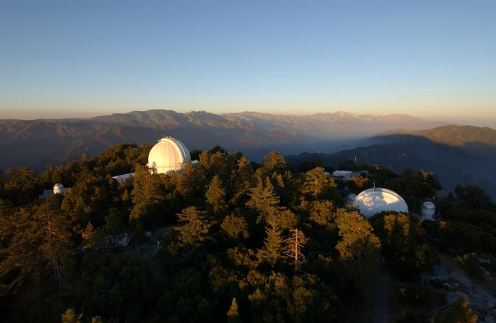 Georgia State Telescope Array Reveals How Nearby Stars Fade From Center to Edge Georgia State Telescope Array Reveals How Nearby Stars Fade From Center to Edge