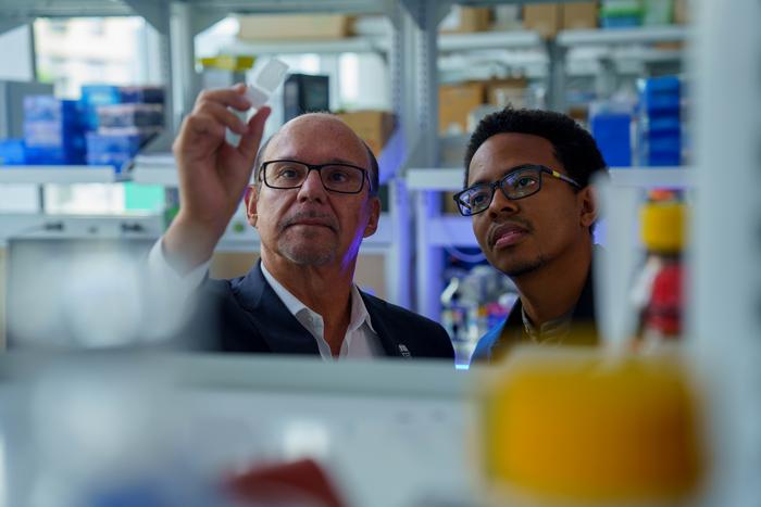Dr. Tomás R. Guilarte, Daniel Martínez Pérez