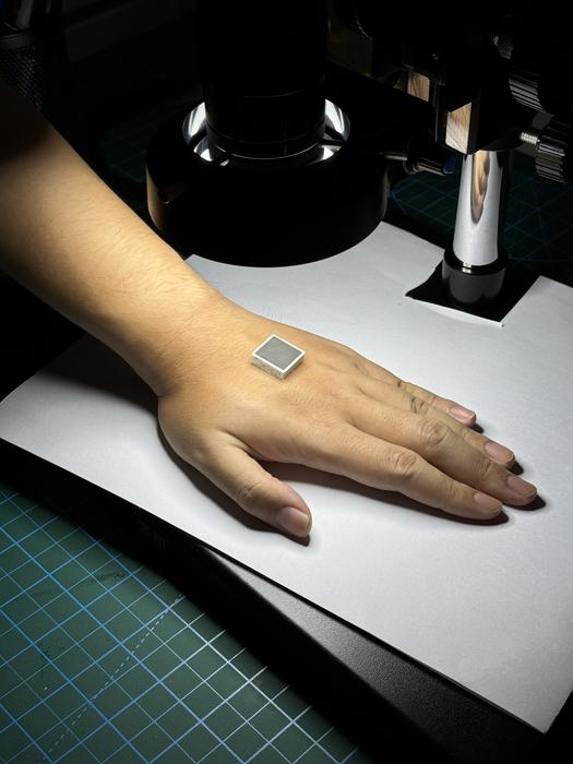 Prototype of WITEC’s customised patch ultrasonic transducers that adhere to the human body using bioadhesive gel soft materials (Photo: SMART WITEC)