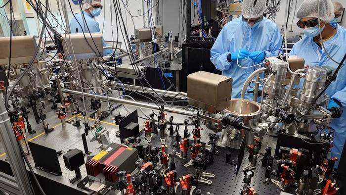 Image of tabletop QUEST setup for measuring spacetime fluctuations