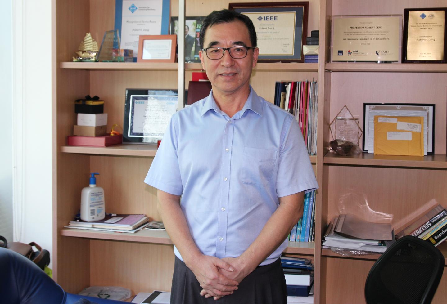 Robert Deng, Singapore Managment University
