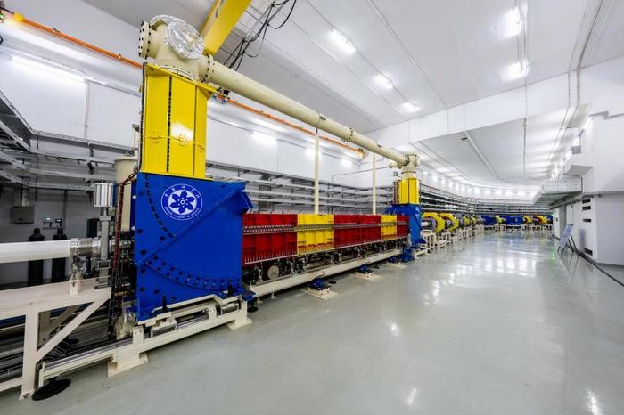 The spectrometer ring for high-precision experiments