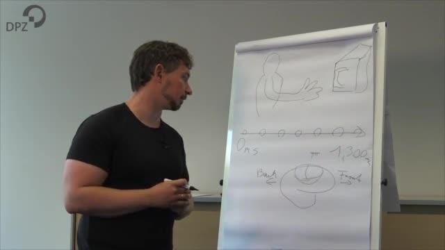 The Difference Between Instantaneous and Planned Grasping Movements