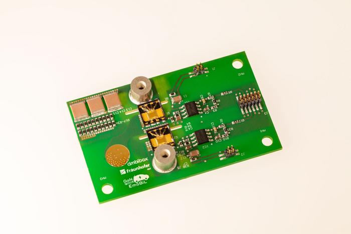 Power module with 1200-V-class GaN transistors
