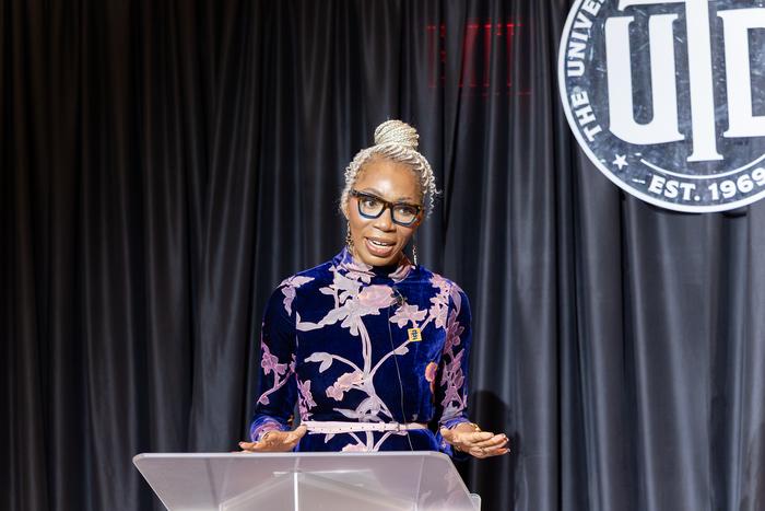 Tessy Ojo giving the keynote address