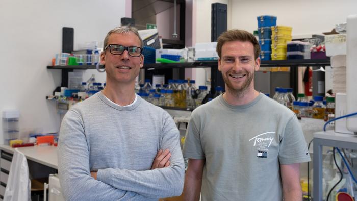 Fig. 1: Sascha Martens (left) and Elias Adriaenssens (right).