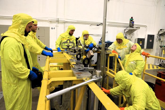 Operators at the High Flux Isotope Reactor