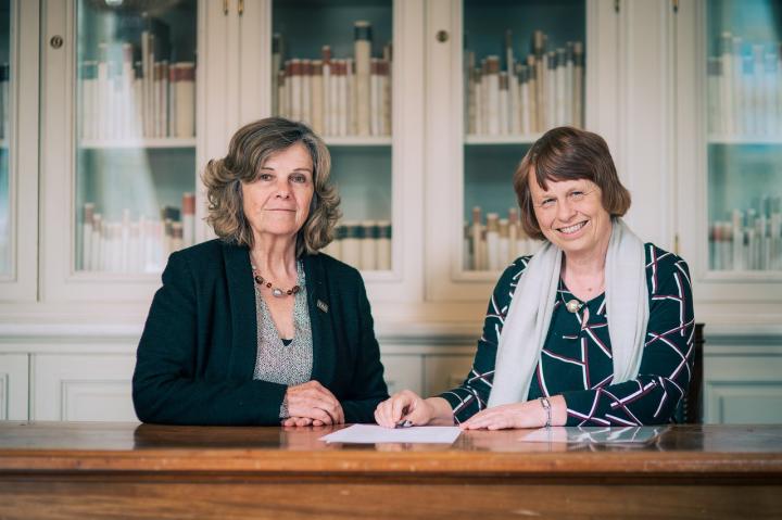IAU and Shaw Prize Sign Agreement to Cooperate in Promoting Astronomy