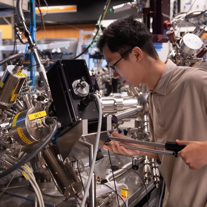 OIST TR-ARPES setup with Xing Zhu