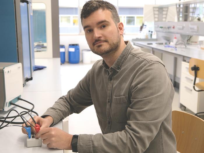 Manuel Souto Honored with the Young Researcher Award by the RSEQ